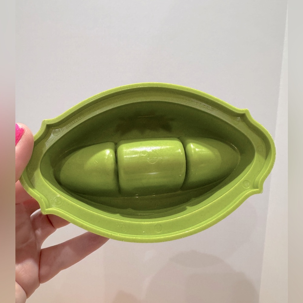 Vintage Schwartz Bros plastic Green soap dish with White Floral Design MCM - Picture 7 of 11